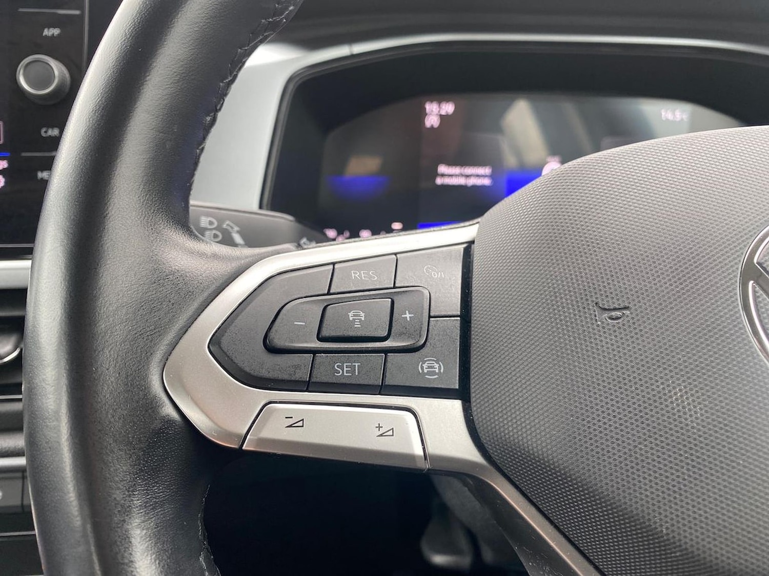 Used Volkswagen T-Roc 2022 for sale - 76611608: Photo 25