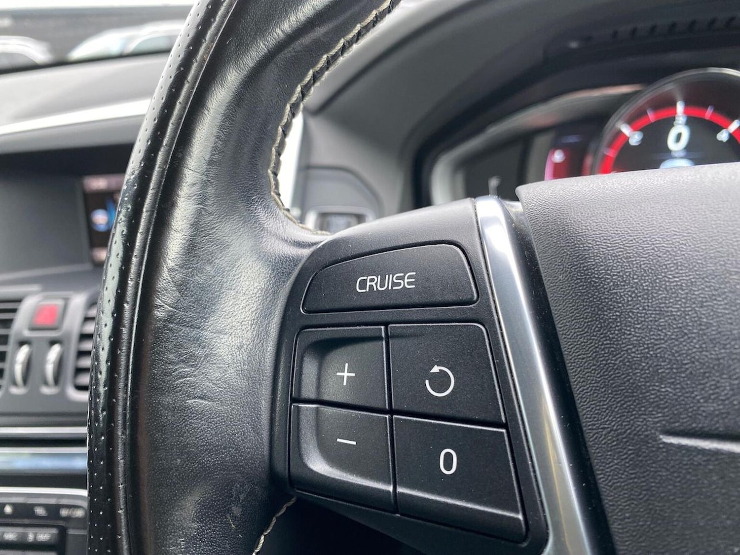 Used Volvo XC60 2016 for sale - 76450510: Photo 25