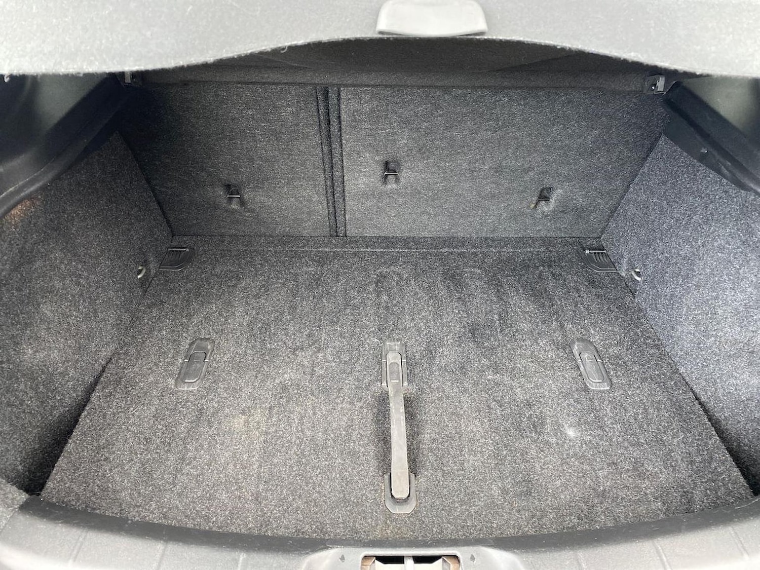 Used Volvo V40 2019 for sale - 76045986: Photo 17
