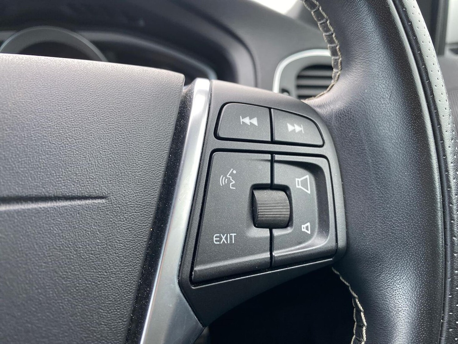 Used Volvo V40 2019 for sale - 76045986: Photo 24