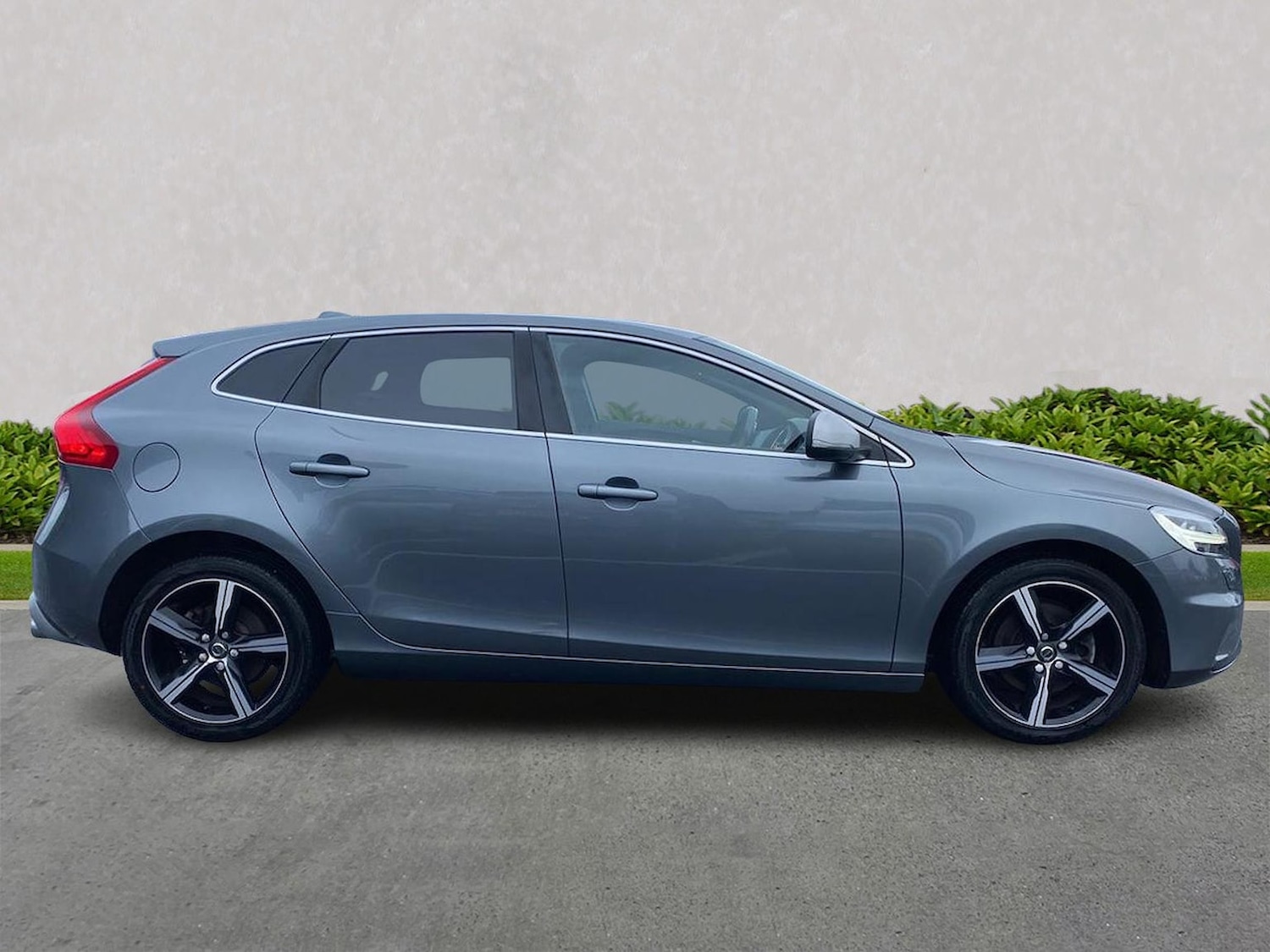 Used Volvo V40 2019 for sale - 76045986: Photo 3