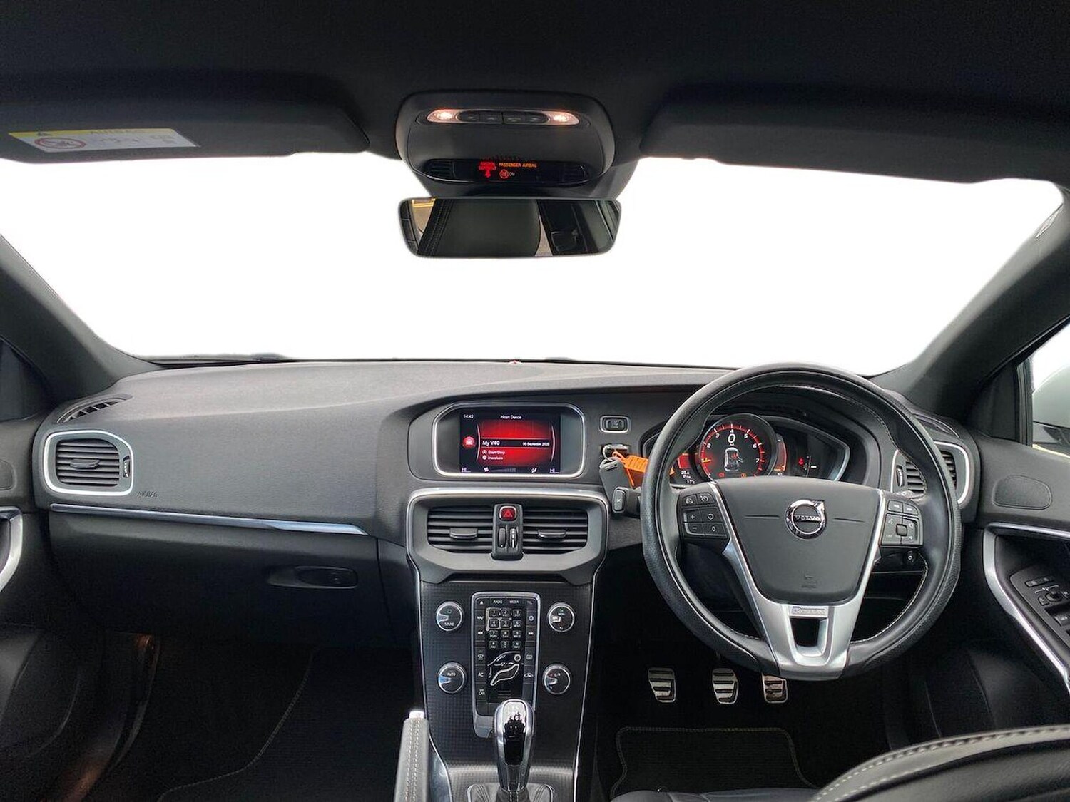 Used Volvo V40 2019 for sale - 76045986: Photo 8