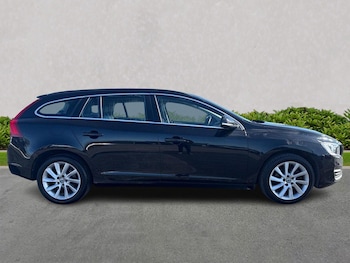 Used Volvo V60 2017 for sale - 78558673: Photo