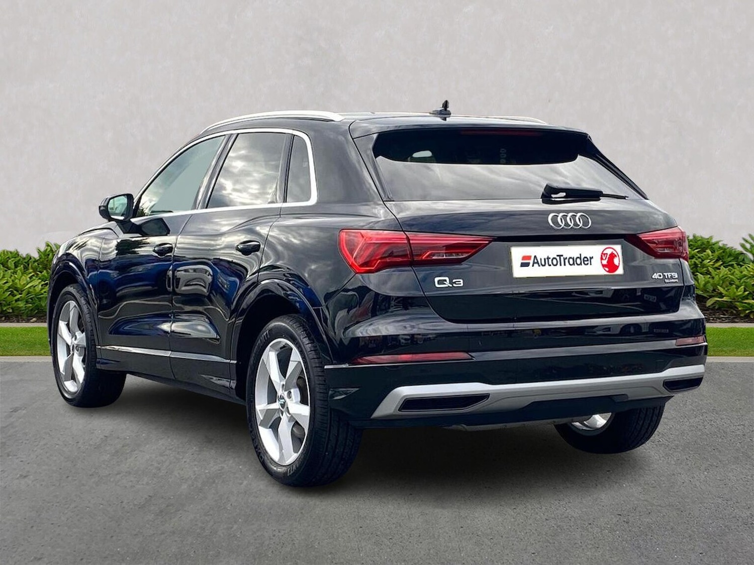 Used Audi Q3 2019 for sale - 76070171: Photo 2
