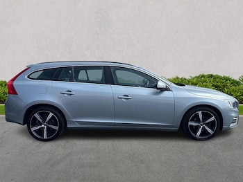 Used Volvo V60 2017 for sale - 79138881: Photo
