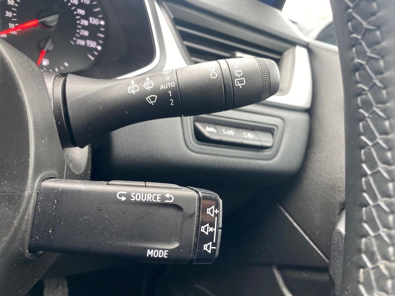 Used Renault Captur 2023 for sale - 78195254: Photo 28