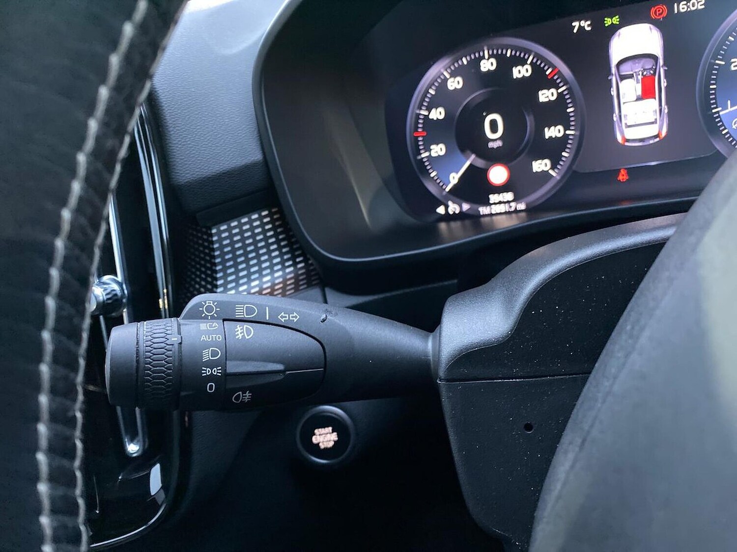 Used Volvo XC40 2020 for sale - 76547640: Photo 27