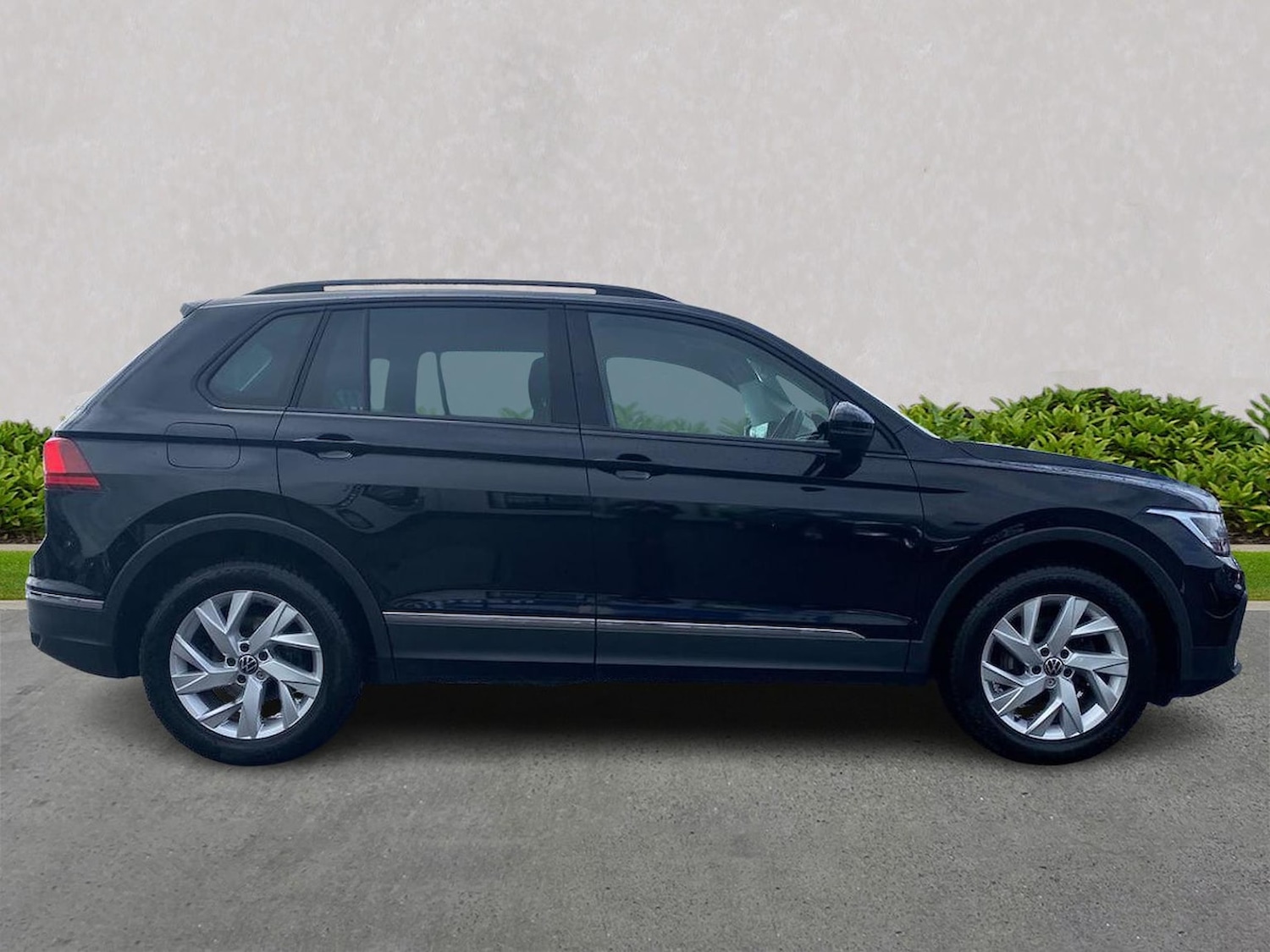 Used Volkswagen Tiguan 2023 for sale - 78194973: Photo 3