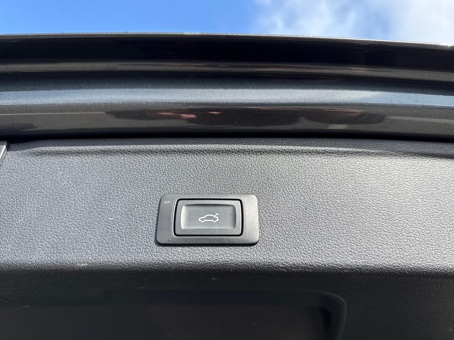 Used Audi A4 2020 for sale - 78195341: Photo 2