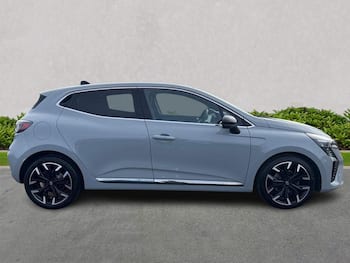 Used Renault Clio 2024 for sale - 79630330: Photo