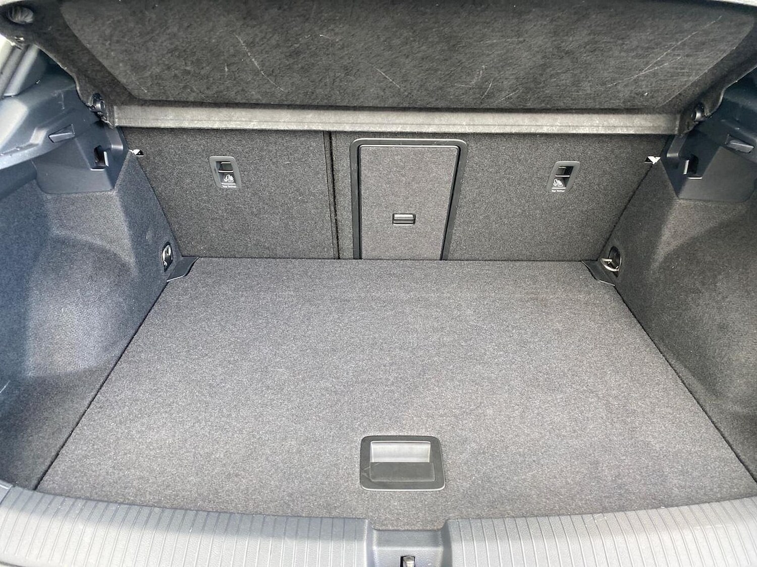 Used Volkswagen T-Roc 2023 for sale - 75583060: Photo 17