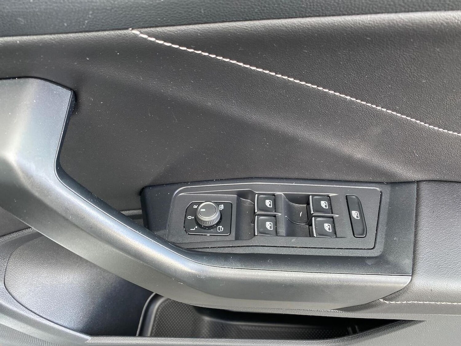 Used Volkswagen T-Roc 2023 for sale - 75583060: Photo 21