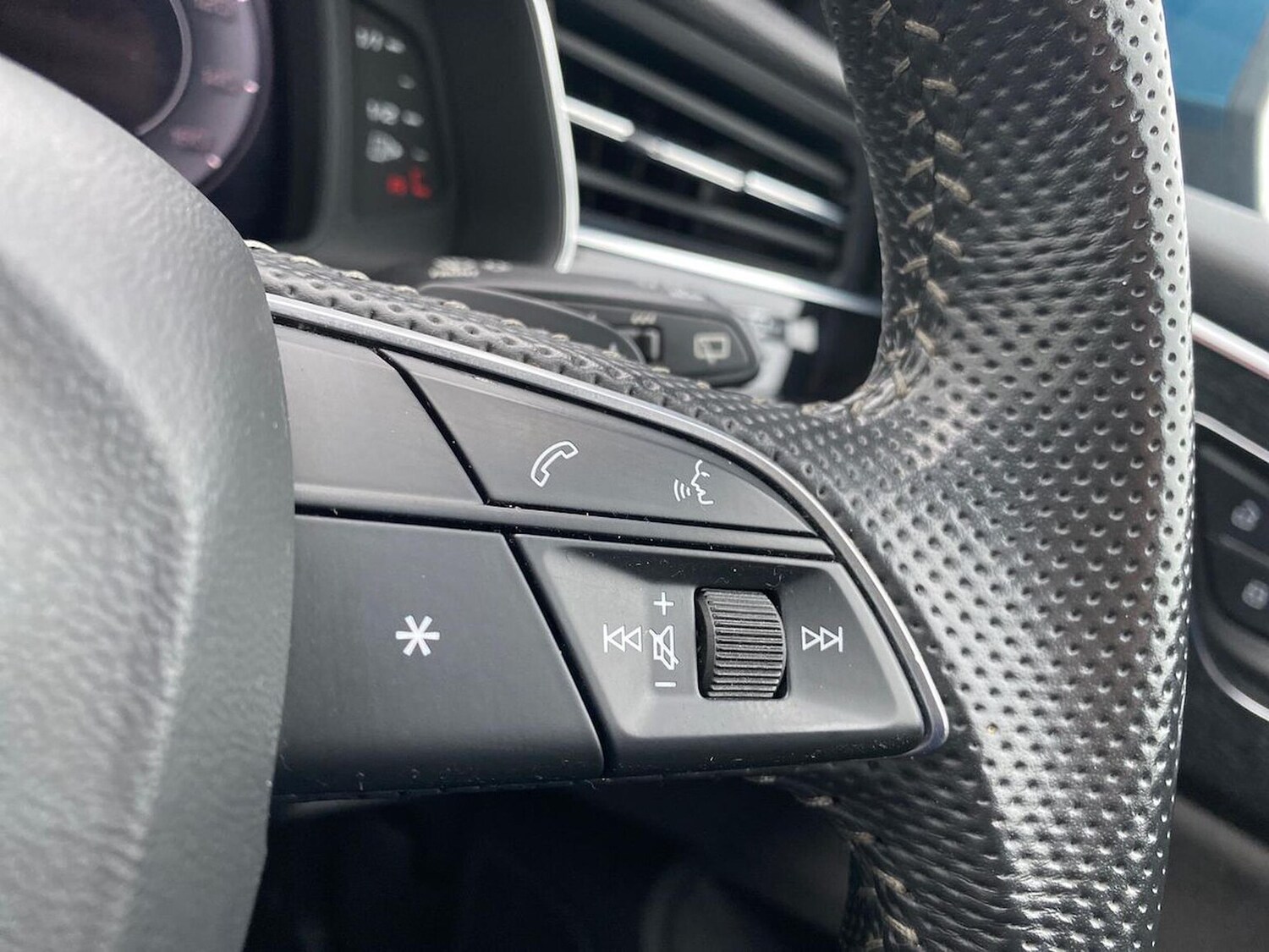 Used Audi Q8 2019 for sale - 77896245: Photo 25