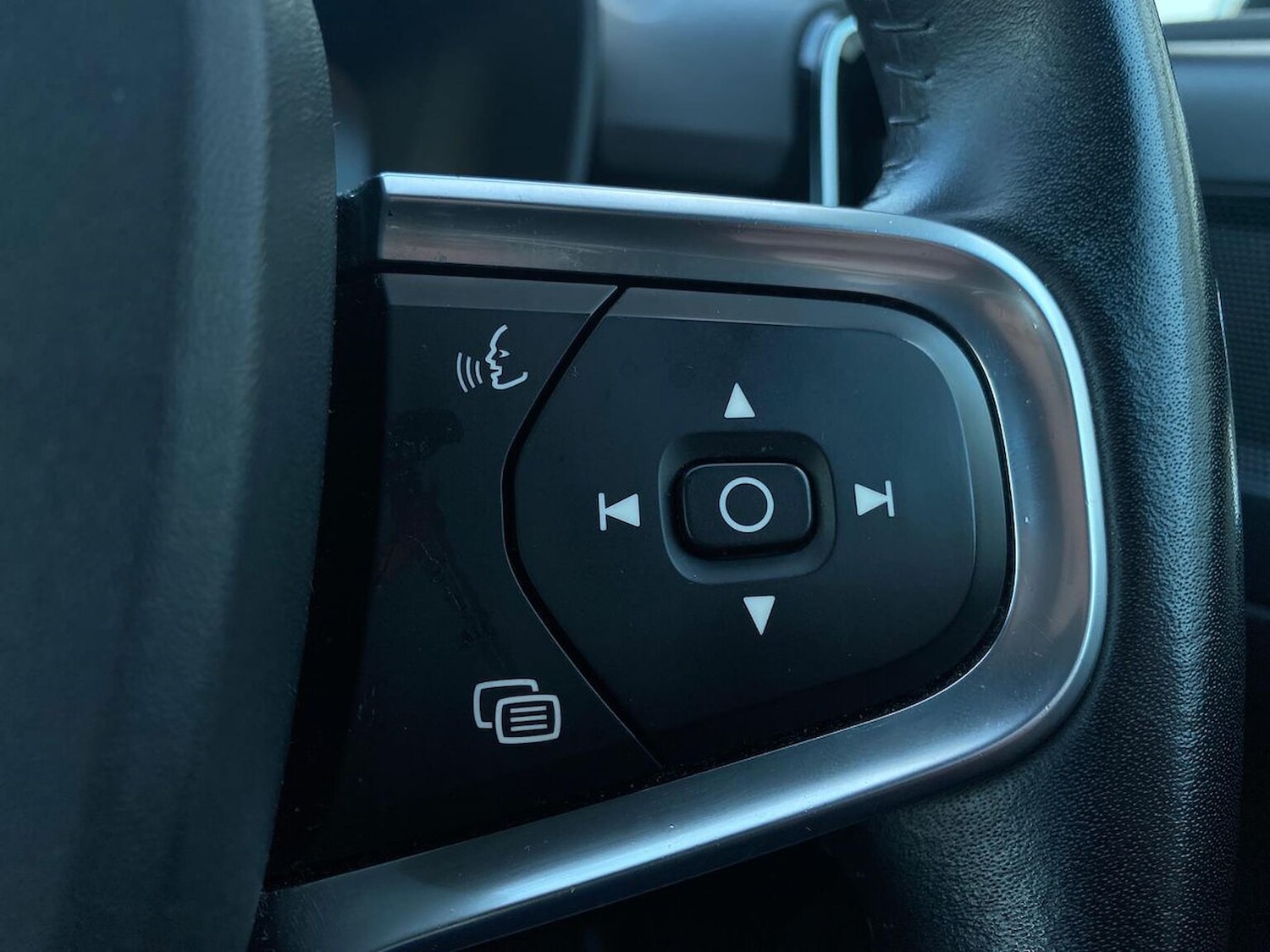 Used Volvo XC40 2019 for sale - 78064434: Photo 24