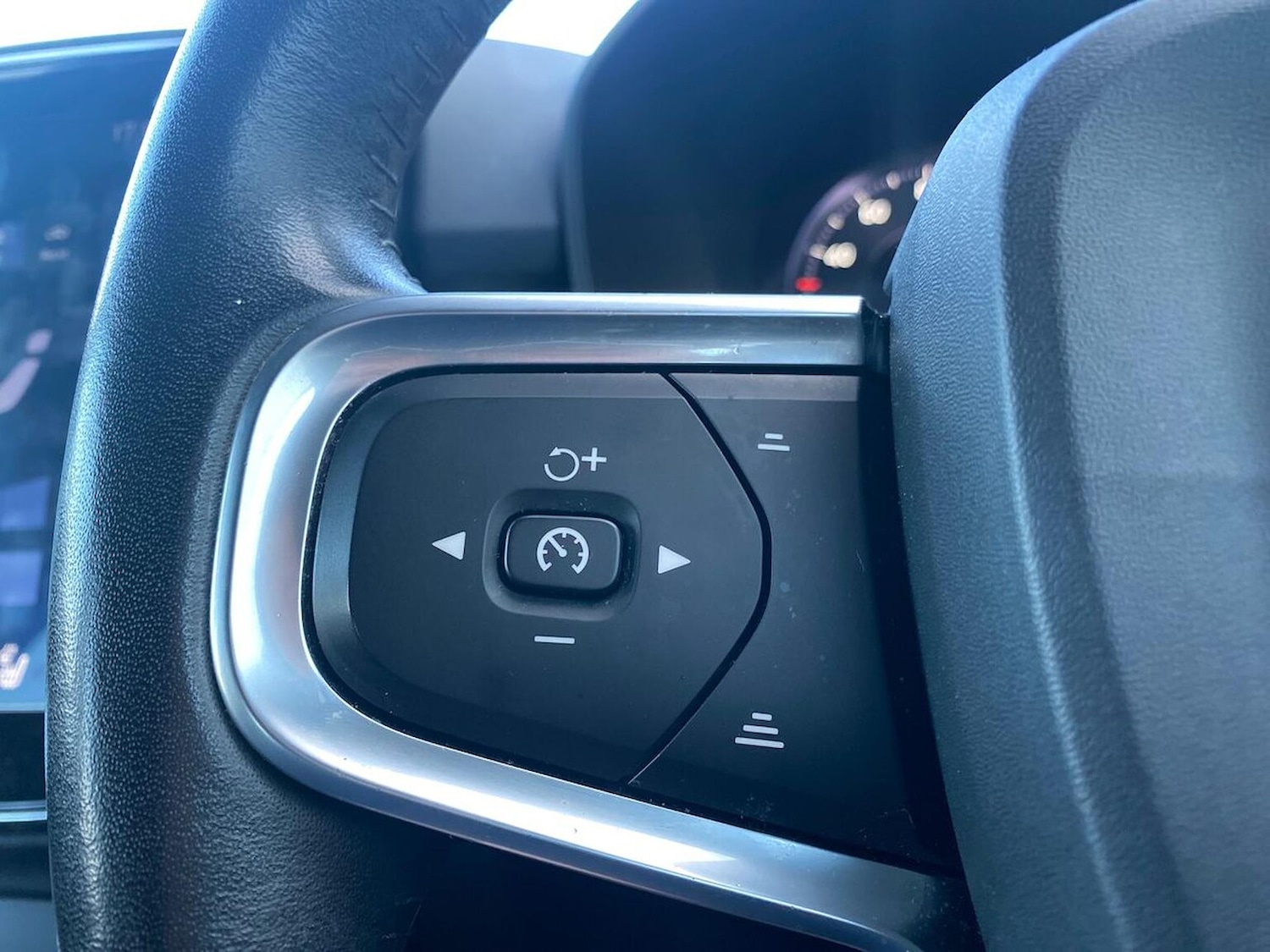 Used Volvo XC40 2019 for sale - 78064434: Photo 25