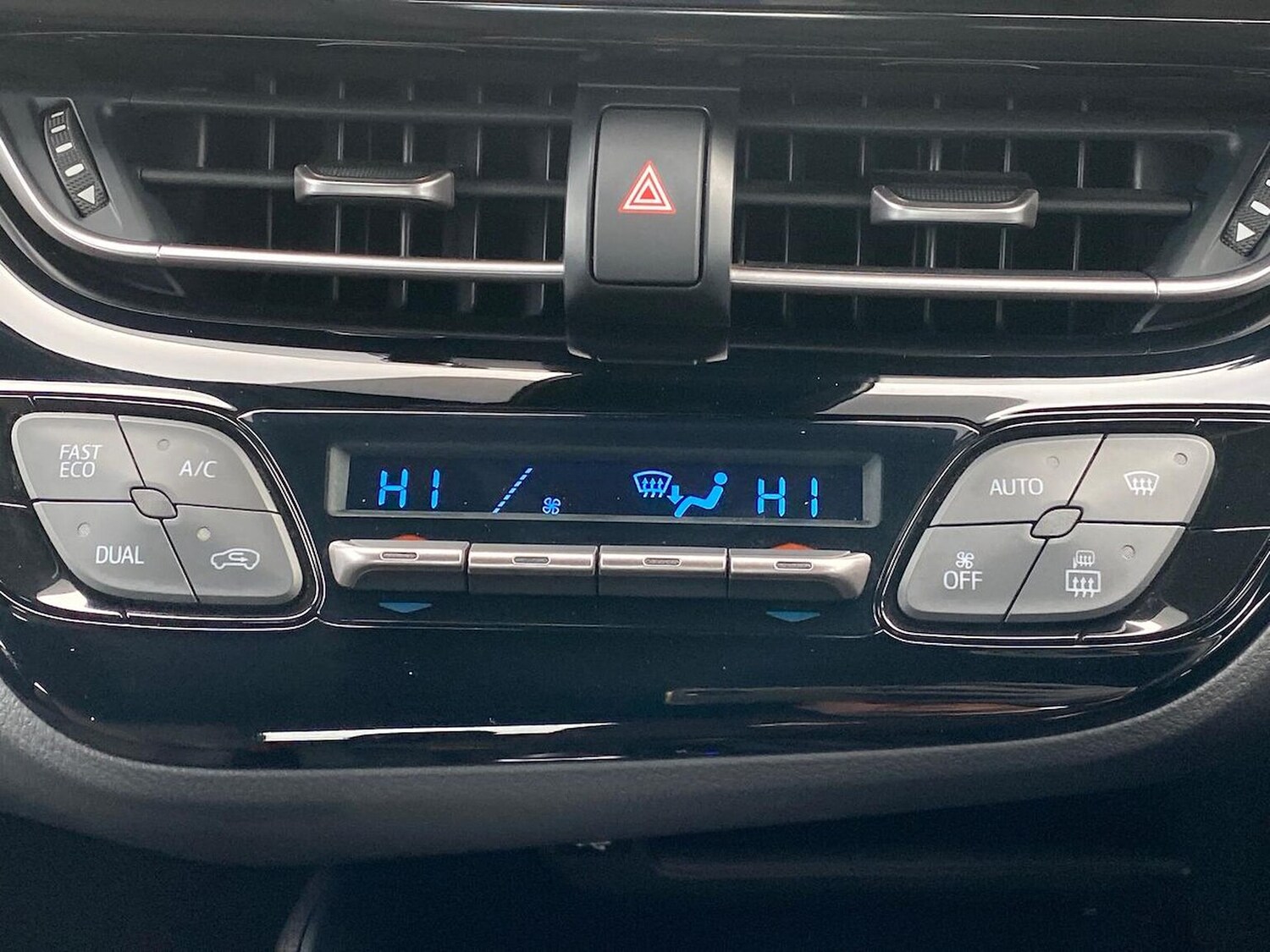 Used Toyota C-HR 2022 for sale - 76319606: Photo 12