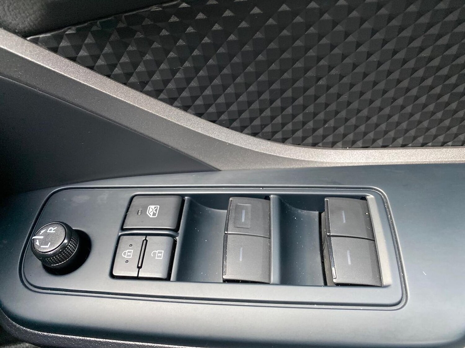 Used Toyota C-HR 2022 for sale - 76319606: Photo 21