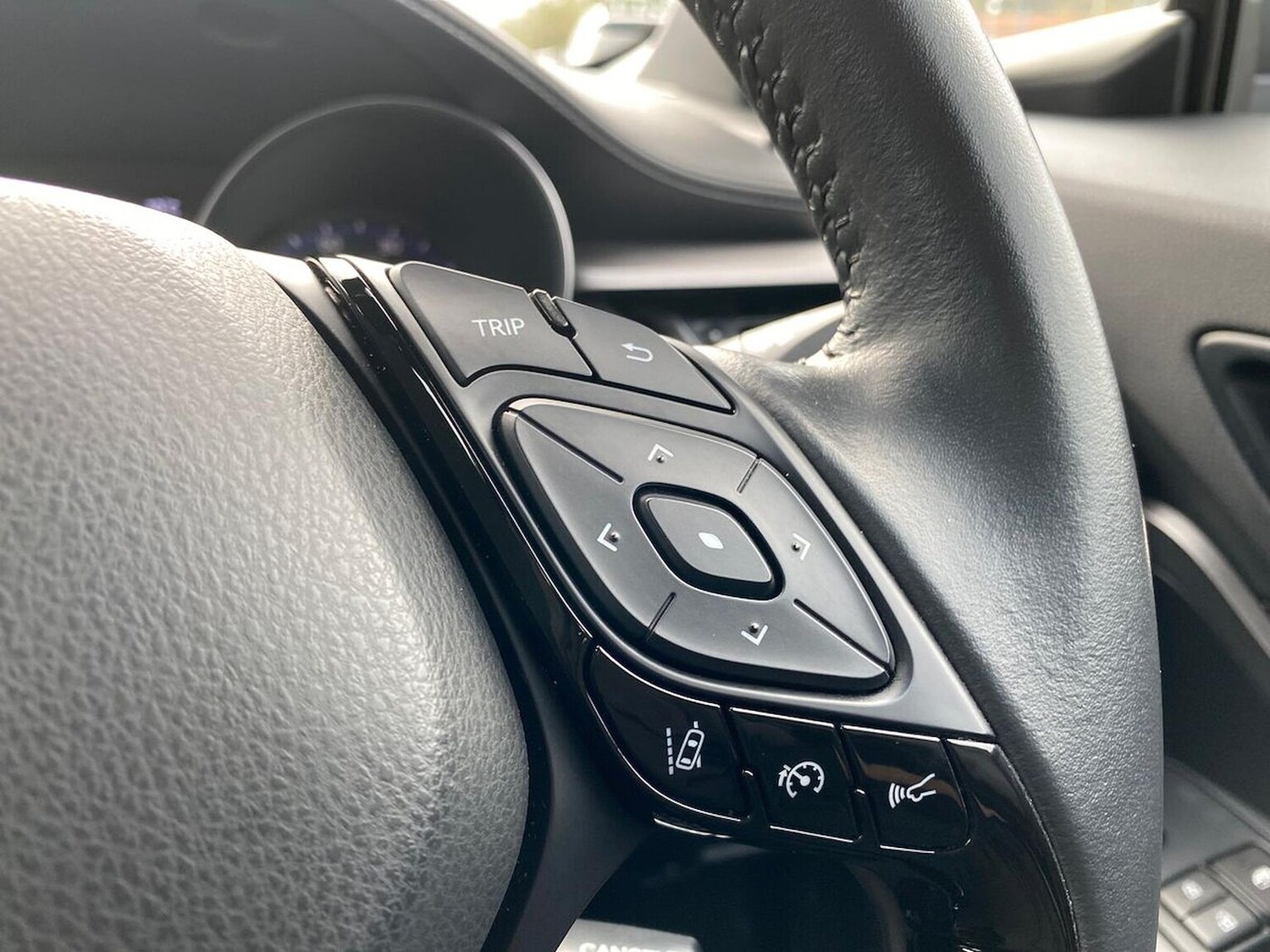 Used Toyota C-HR 2022 for sale - 76319606: Photo 24