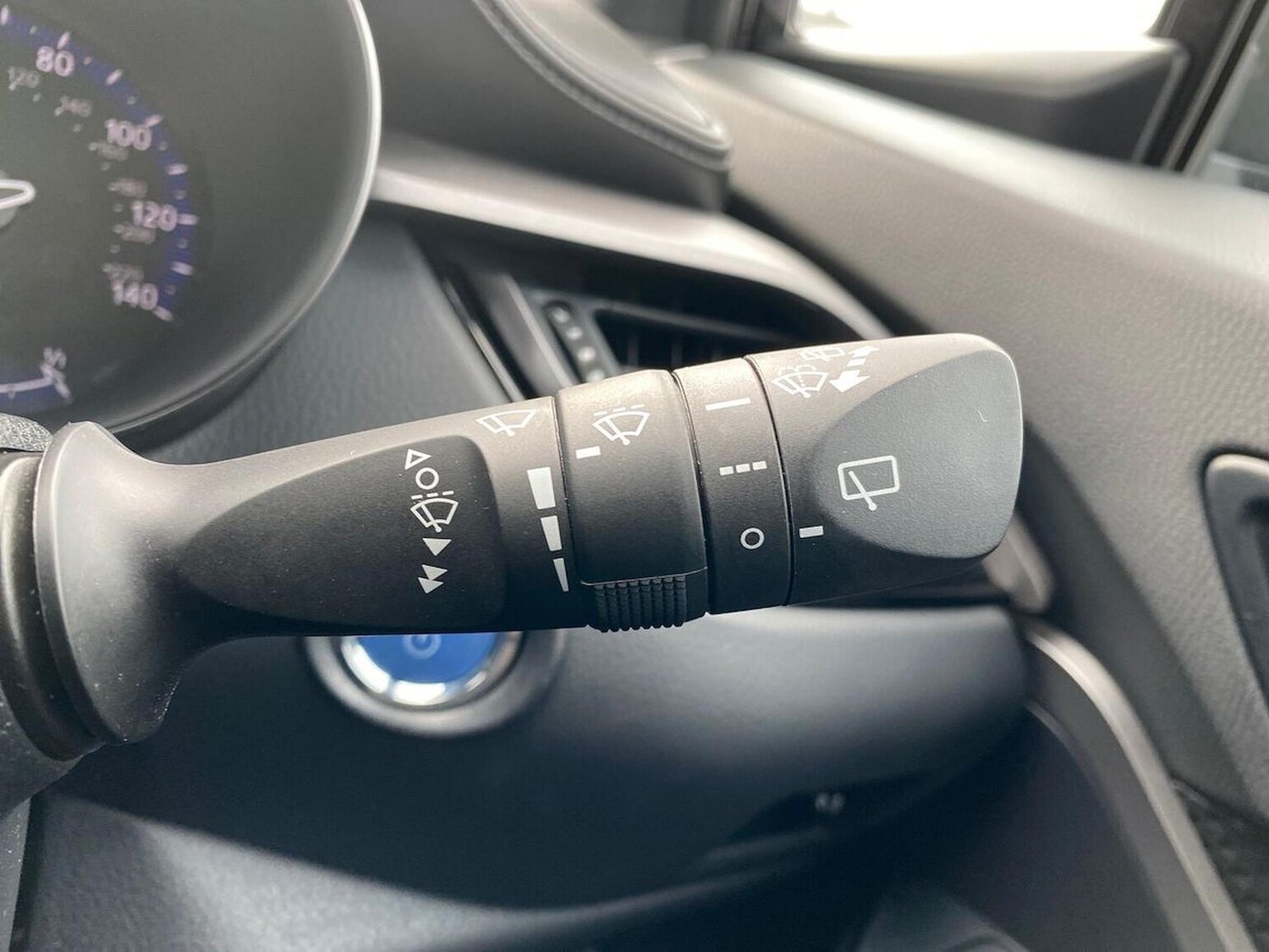 Used Toyota C-HR 2022 for sale - 76319606: Photo 26