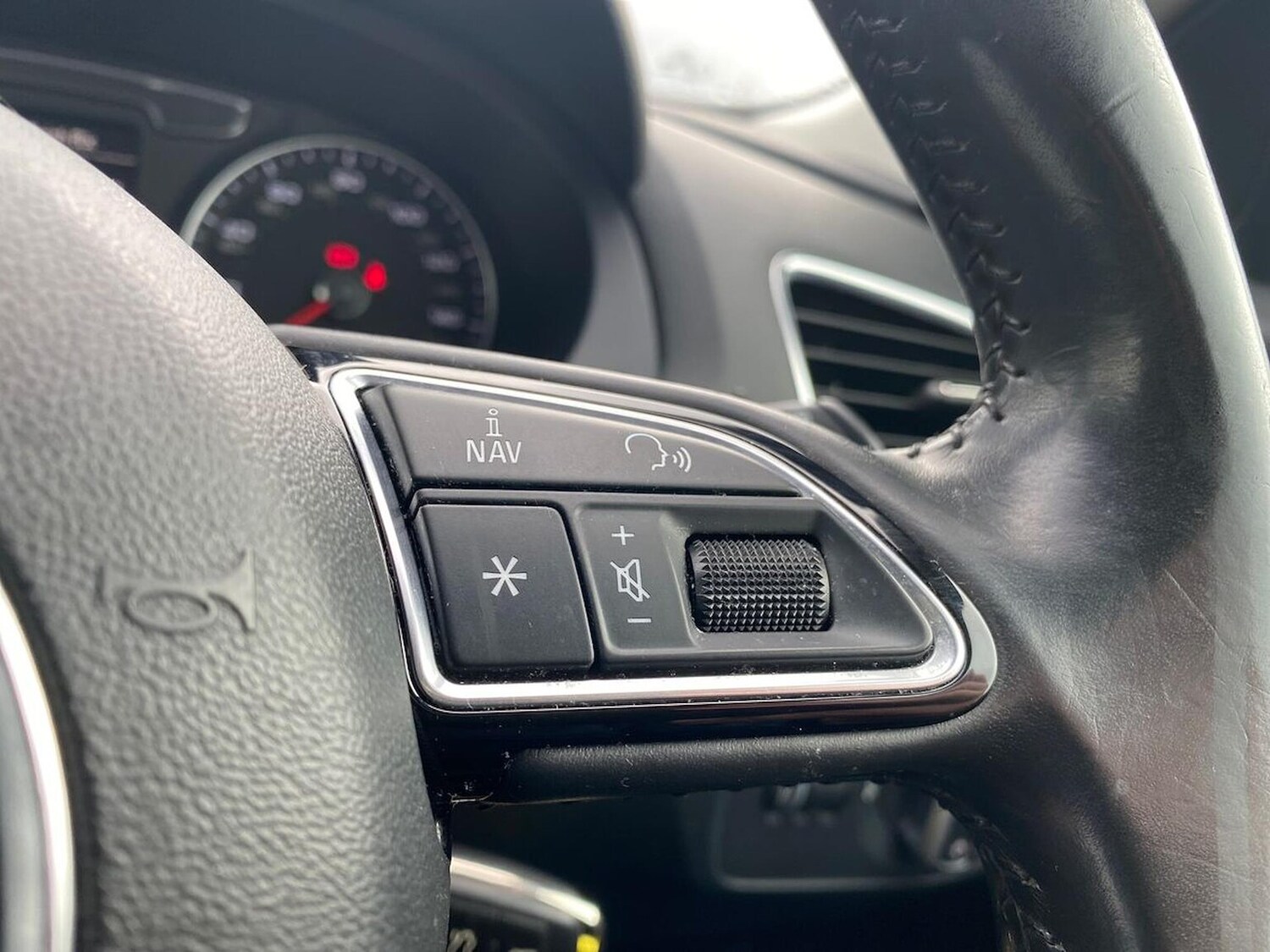 Used Audi Q3 2015 for sale - 78195350: Photo 27