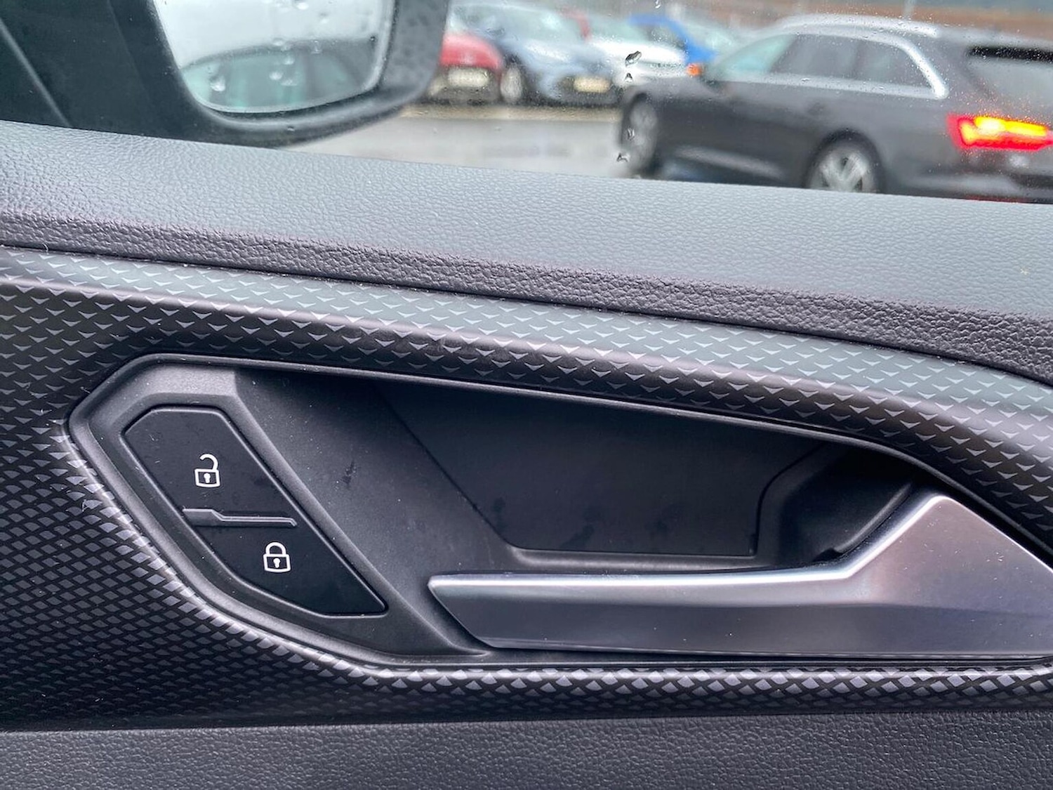 Used Volkswagen T-Cross 2022 for sale - 77701358: Photo 2