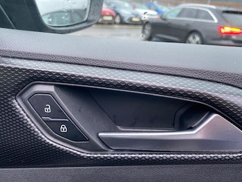 Used Volkswagen T-Cross 2022 for sale - 77701358: Photo