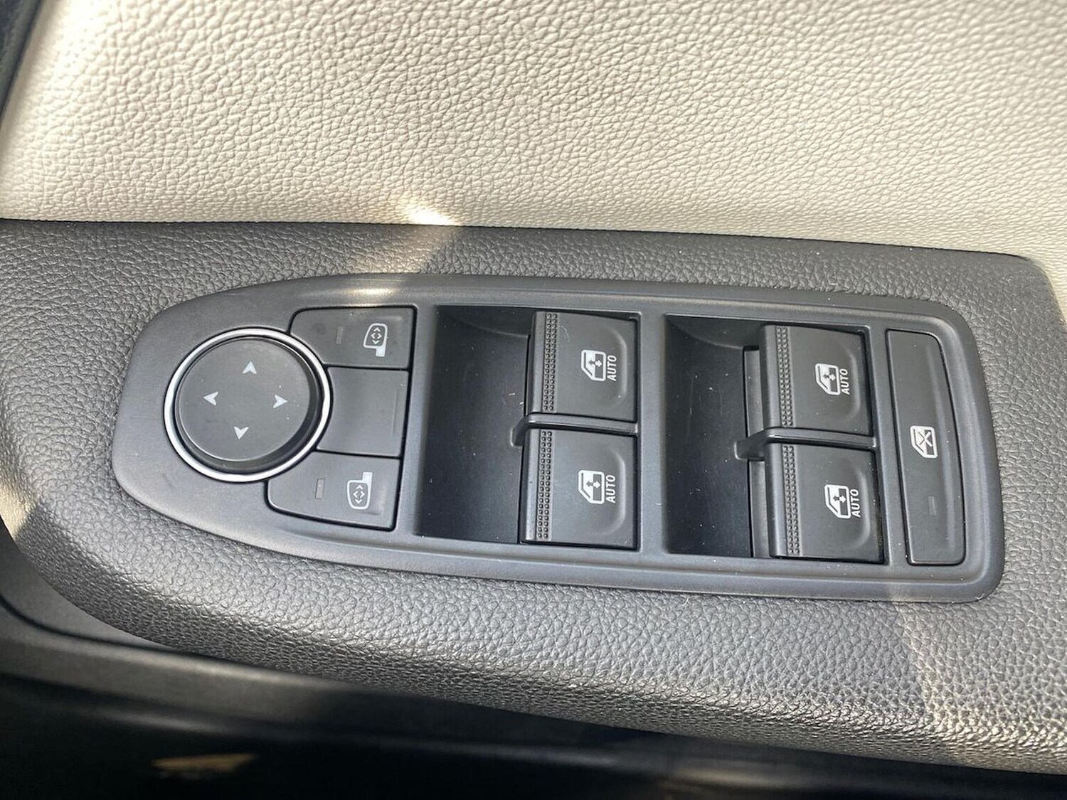 Used Renault Clio 2023 for sale - 78195077: Photo 23