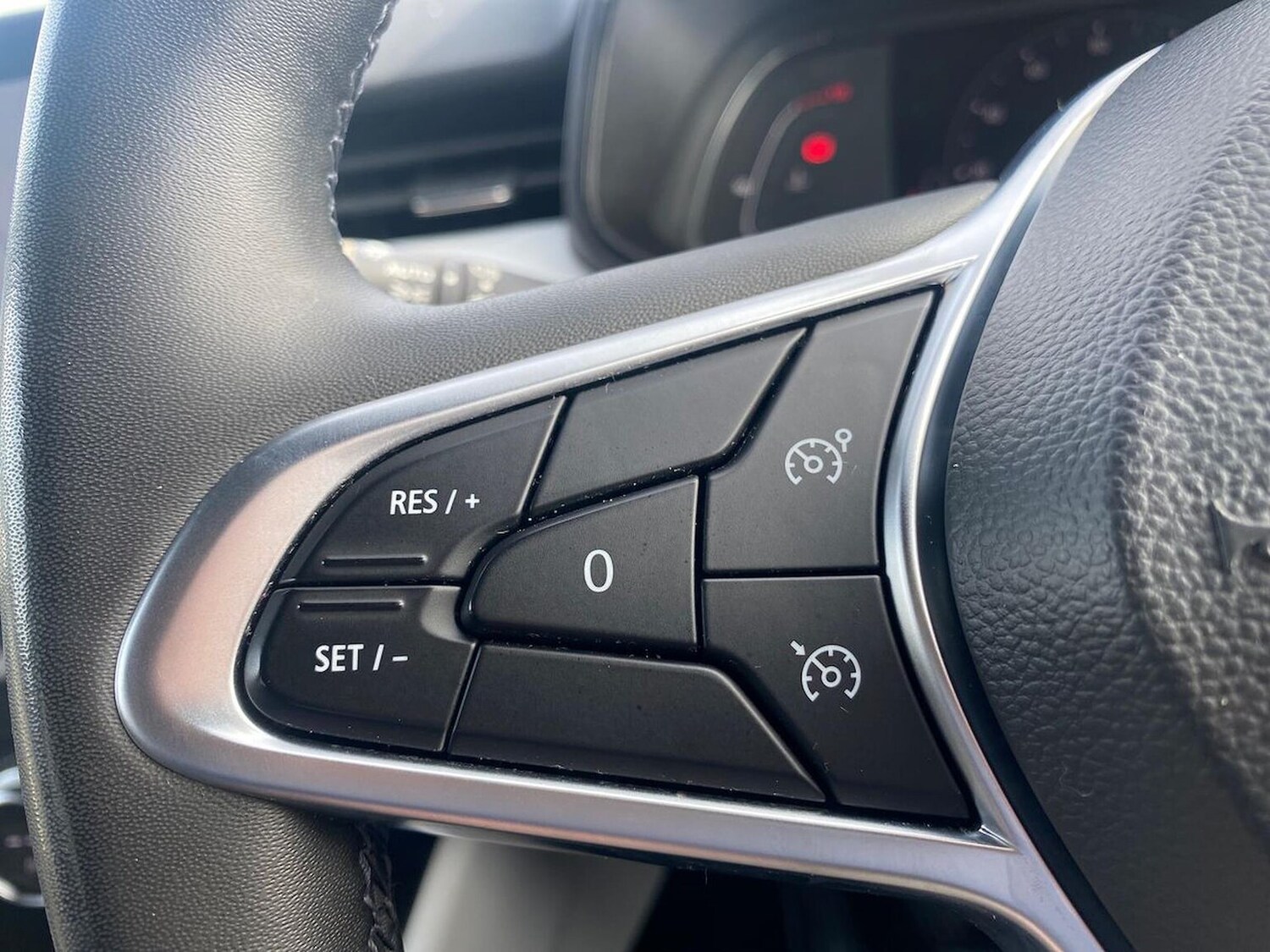 Used Renault Clio 2023 for sale - 78195077: Photo 27