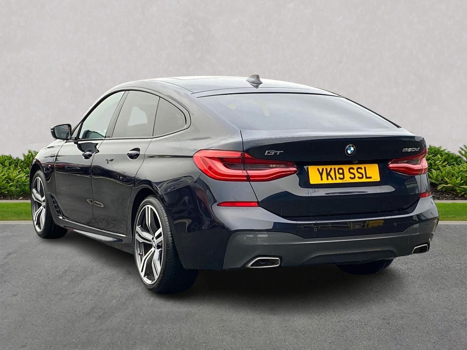 Used BMW 6 Series 2019 for sale - 76455210: Photo 2