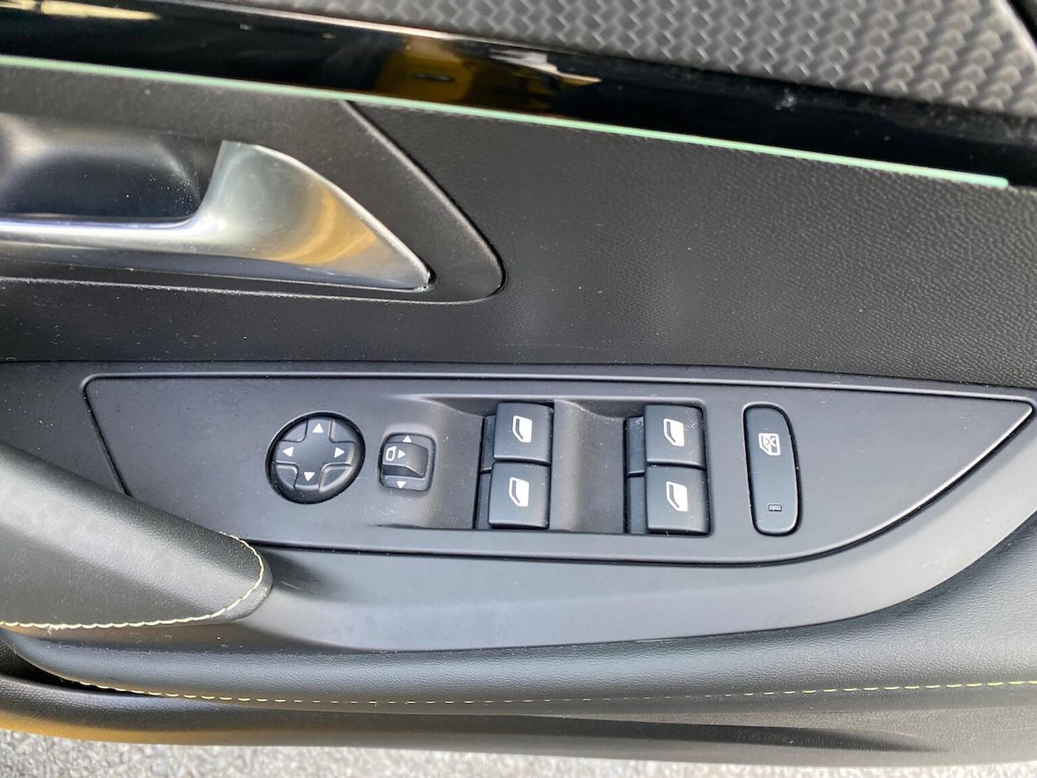 Used Peugeot 208 2020 for sale - 76741171: Photo 21