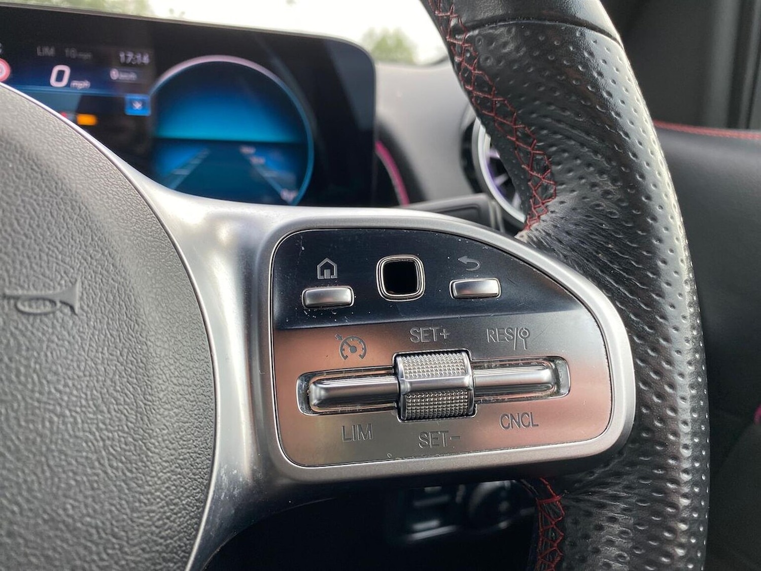 Used Mercedes-Benz GLB 2021 for sale - 75908099: Photo 24