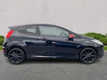 Used Ford Fiesta 2016 for sale - 76129018: Photo