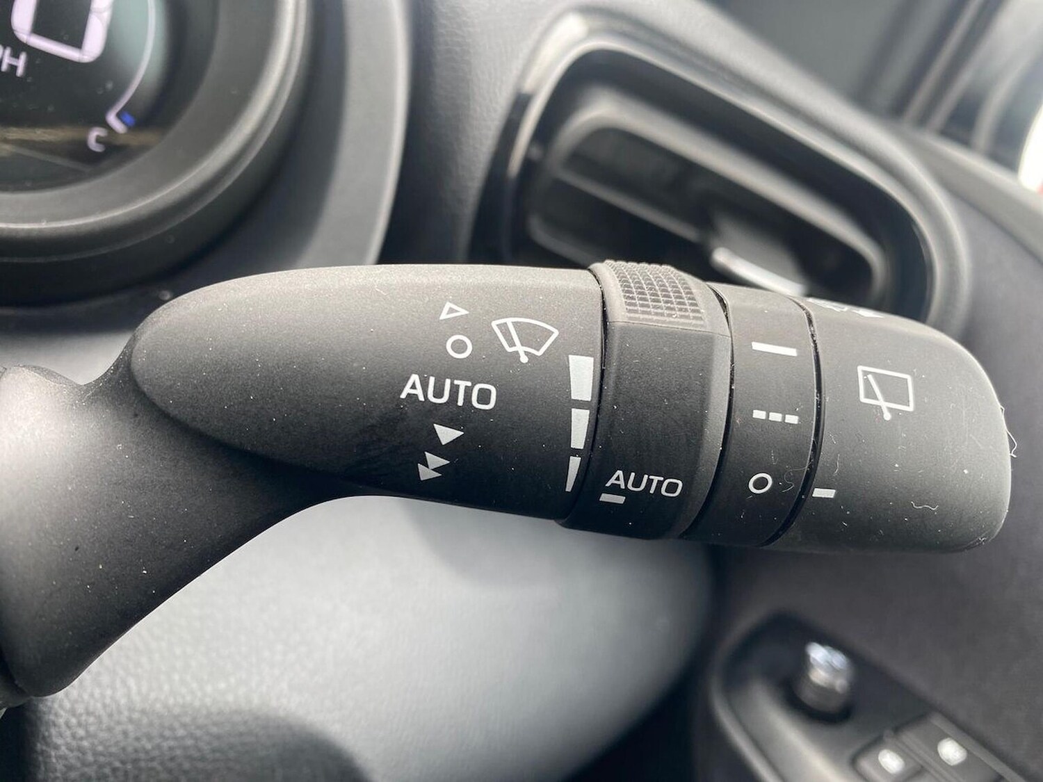 Used Toyota Yaris 2023 for sale - 78195303: Photo 28