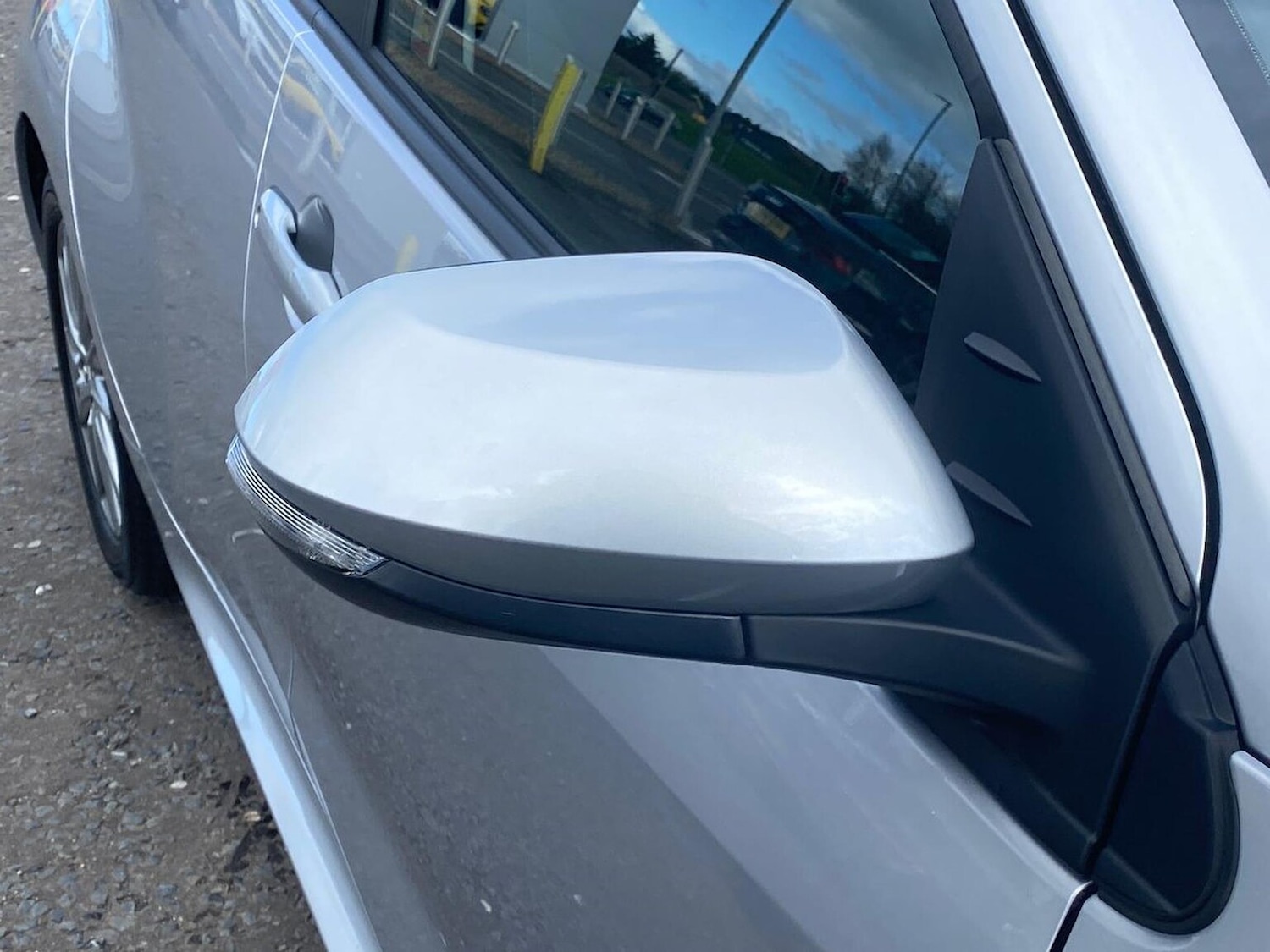 Used Toyota Yaris 2023 for sale - 78195379: Photo 32