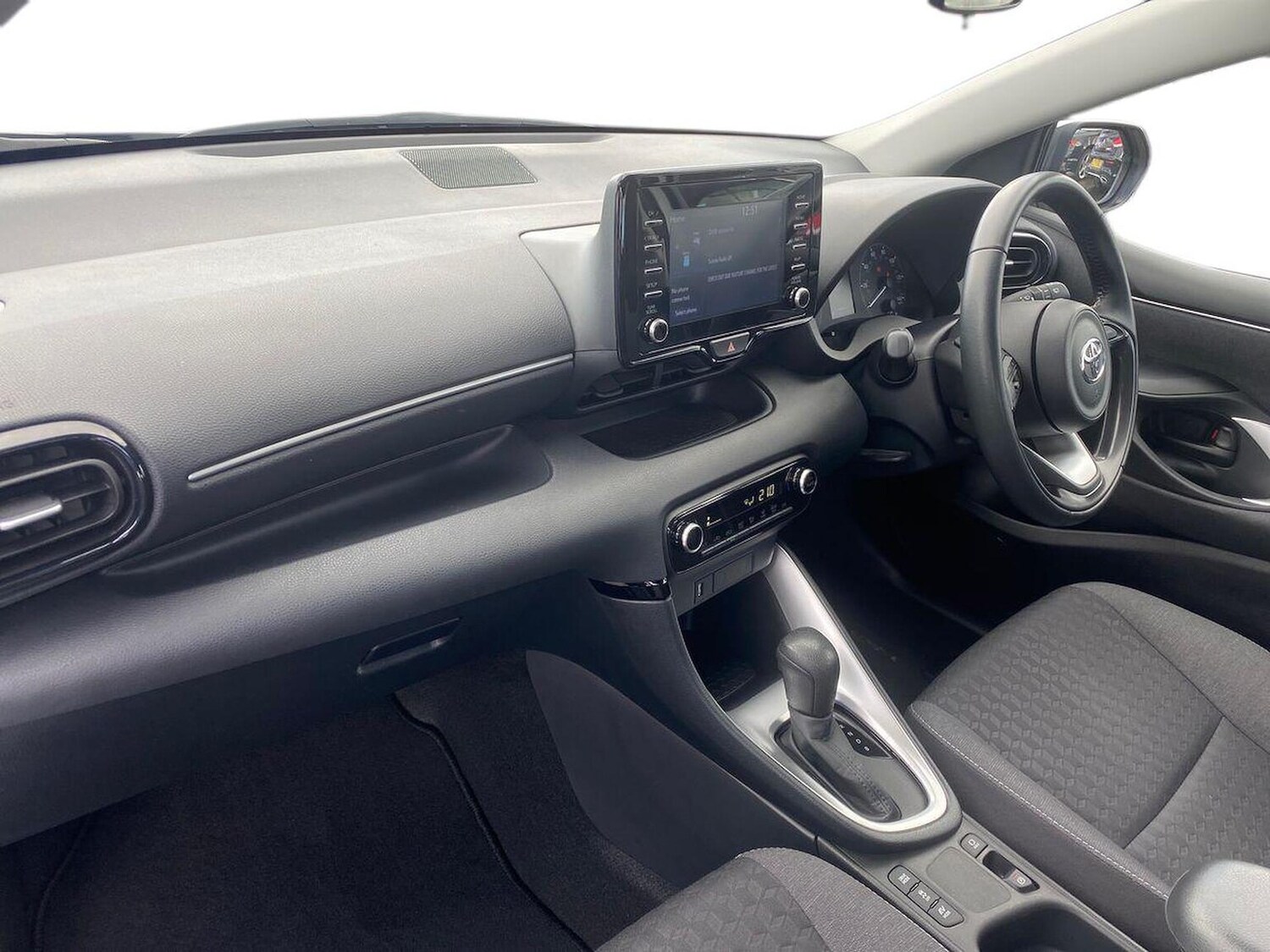 Used Toyota Yaris 2023 for sale - 78195379: Photo 9