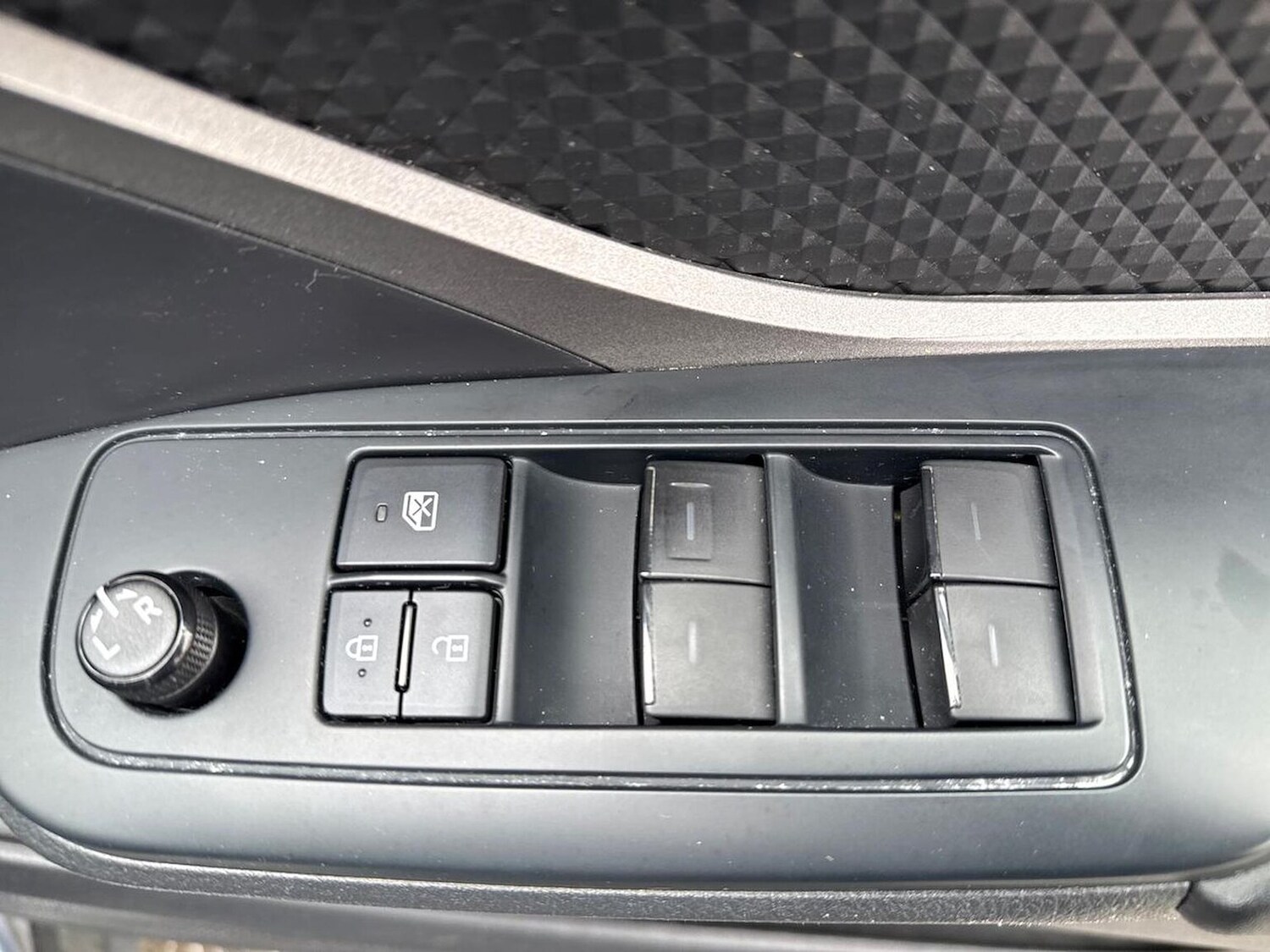 Used Toyota C-HR 2021 for sale - 78195386: Photo 23