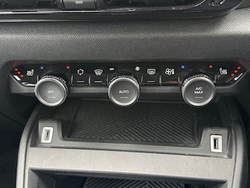 Used Citroen C4 2023 for sale - 79017809: Photo