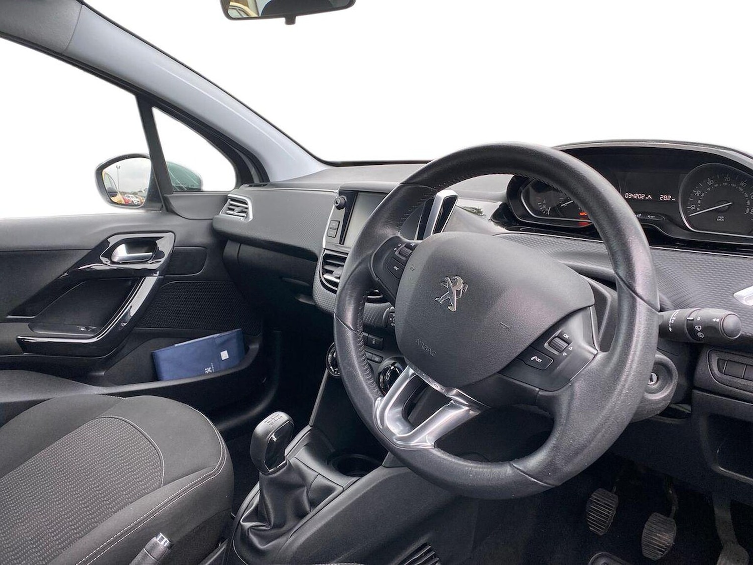 Used Peugeot 208 2018 for sale - 76471014: Photo 15