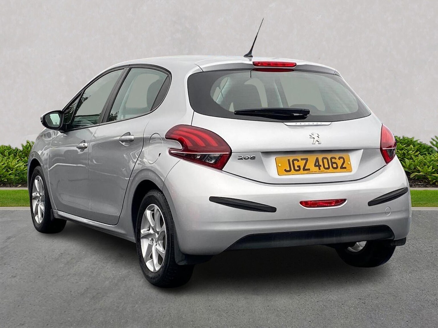 Used Peugeot 208 2018 for sale - 76471014: Photo 2