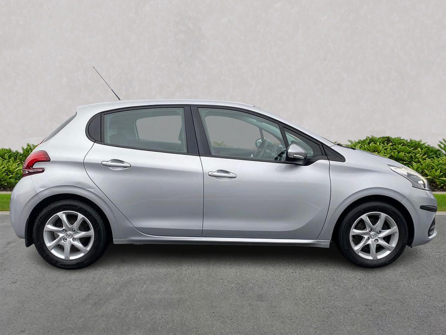 Used Peugeot 208 2018 for sale - 76471014: Photo 3