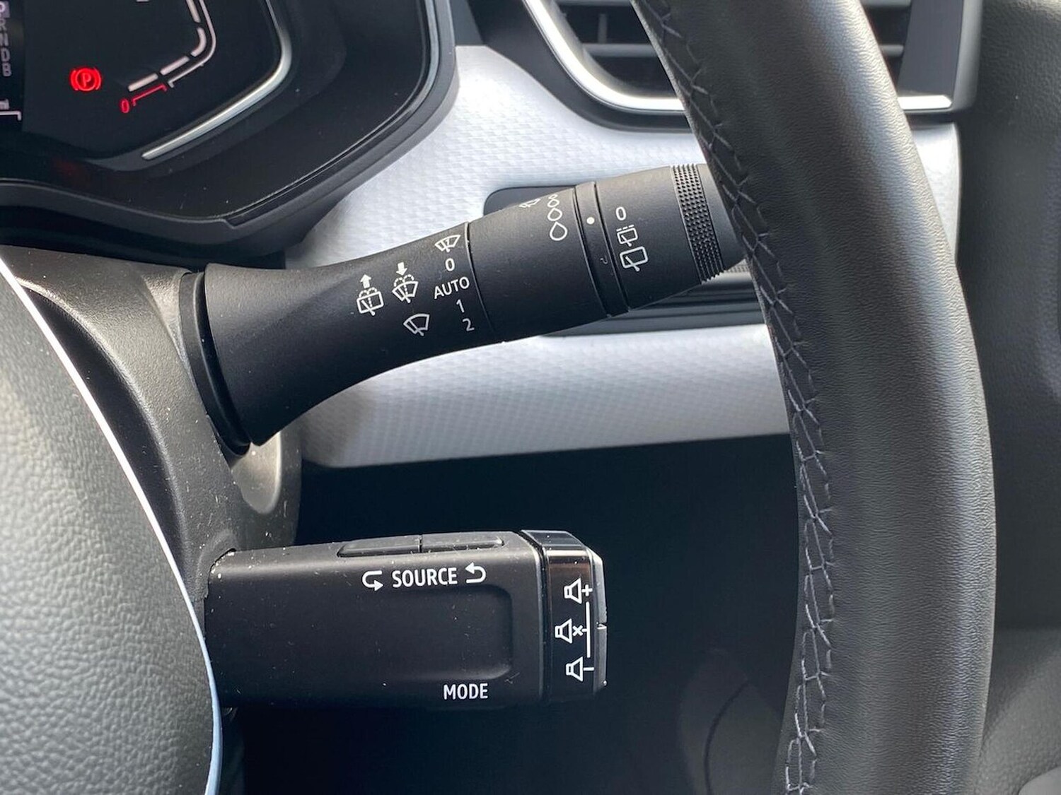 Used Renault Clio 2023 for sale - 78195309: Photo 28