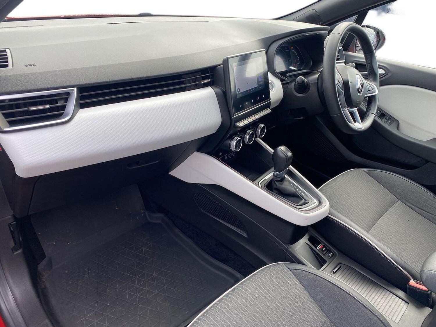 Used Renault Clio 2023 for sale - 78195309: Photo 9