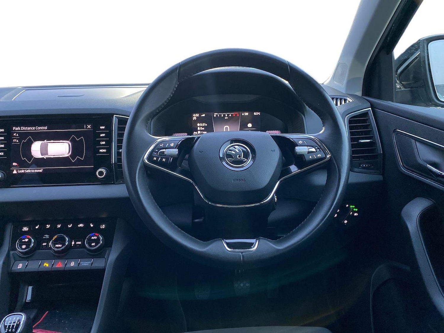 Used Skoda Karoq 2024 for sale - 77562608: Photo 9