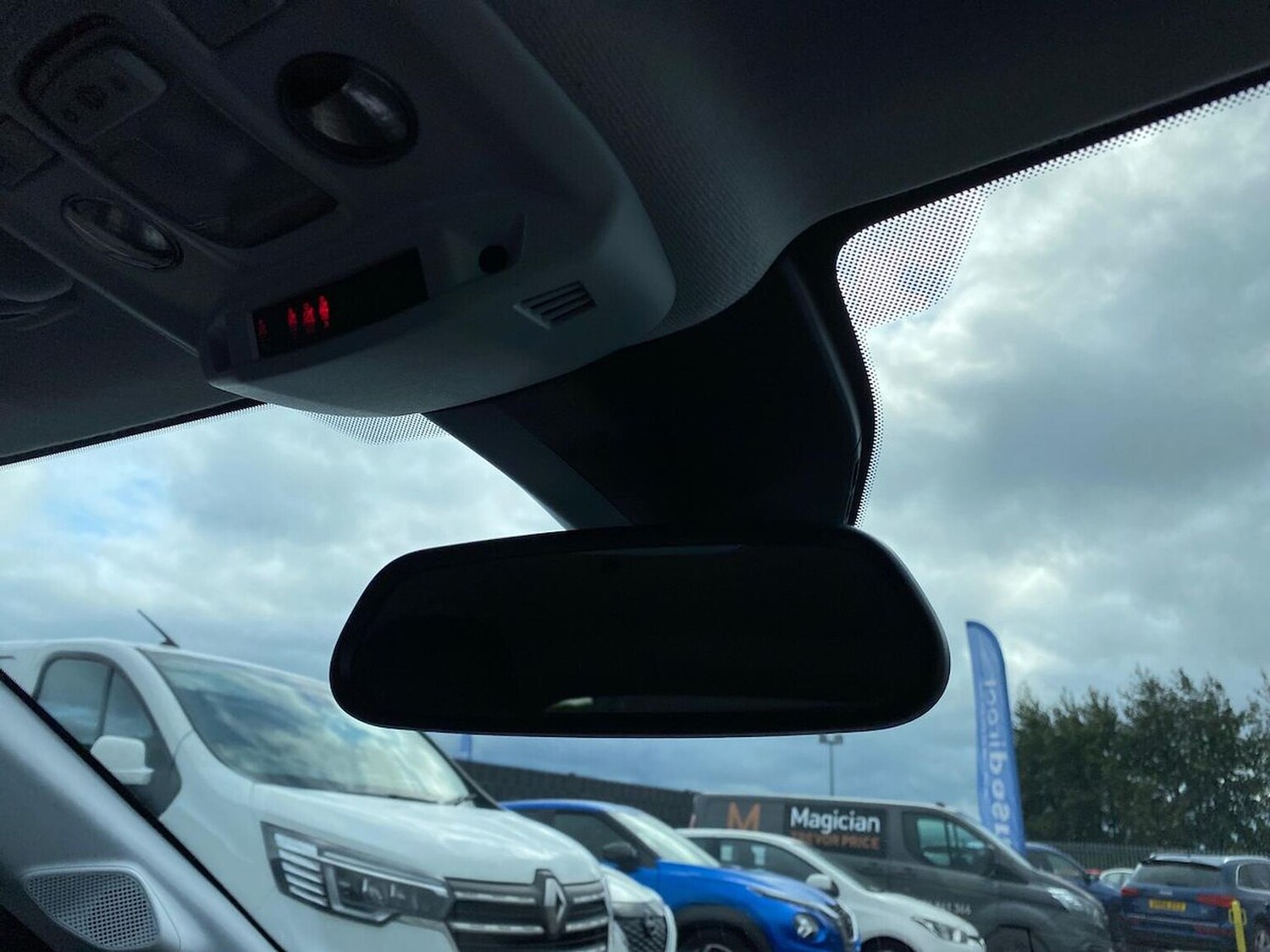 Used Peugeot 208 2023 for sale - 76504917: Photo 14