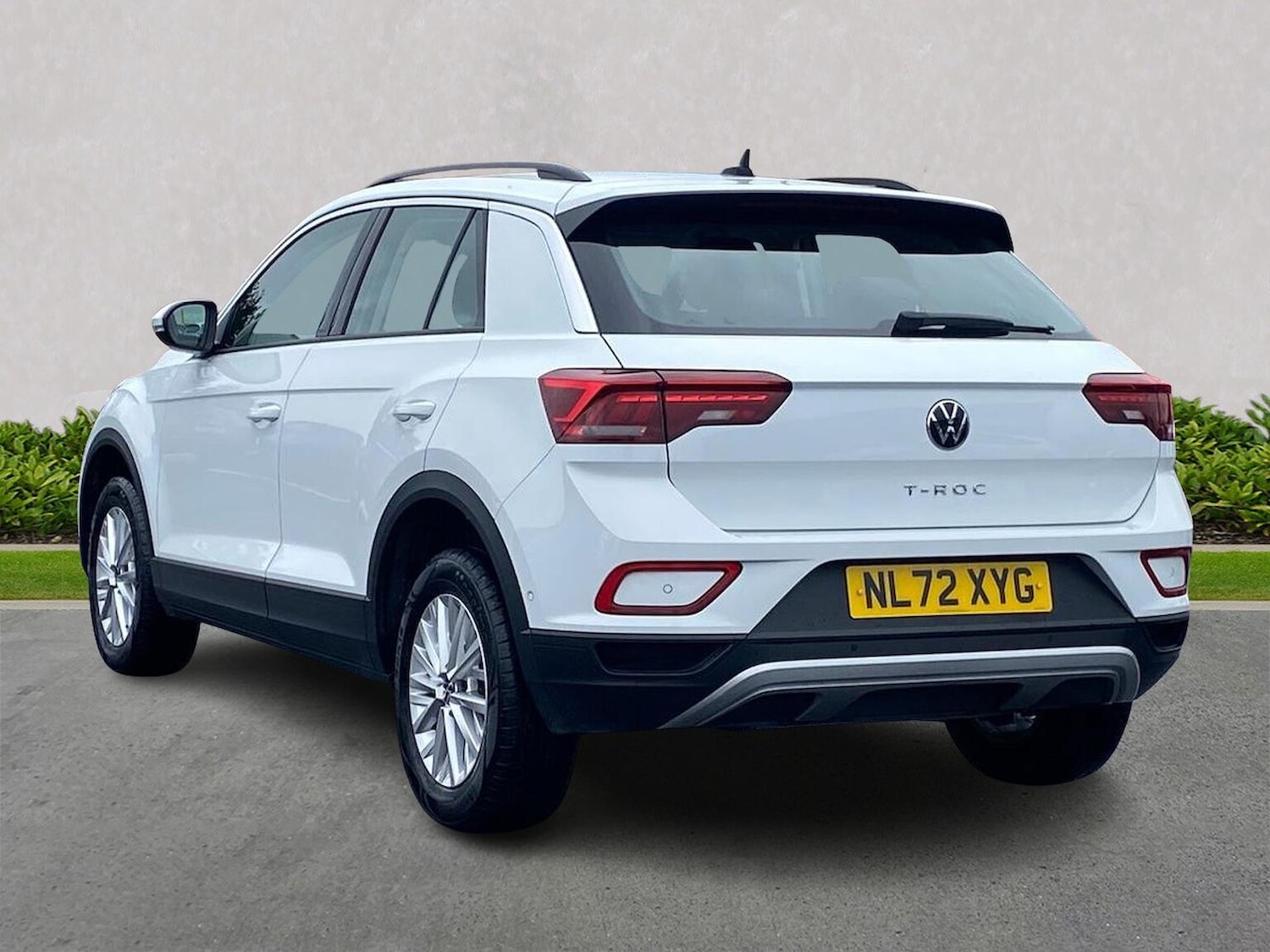 Used Volkswagen T-Roc 2022 for sale - 76114332: Photo 2