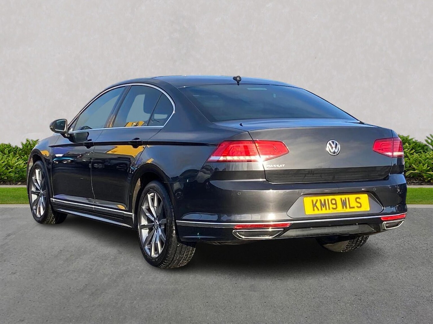 Used Volkswagen Passat 2019 for sale - 76762393: Photo 2