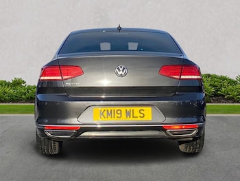 Used Volkswagen Passat 2019 for sale - 76762393: Photo