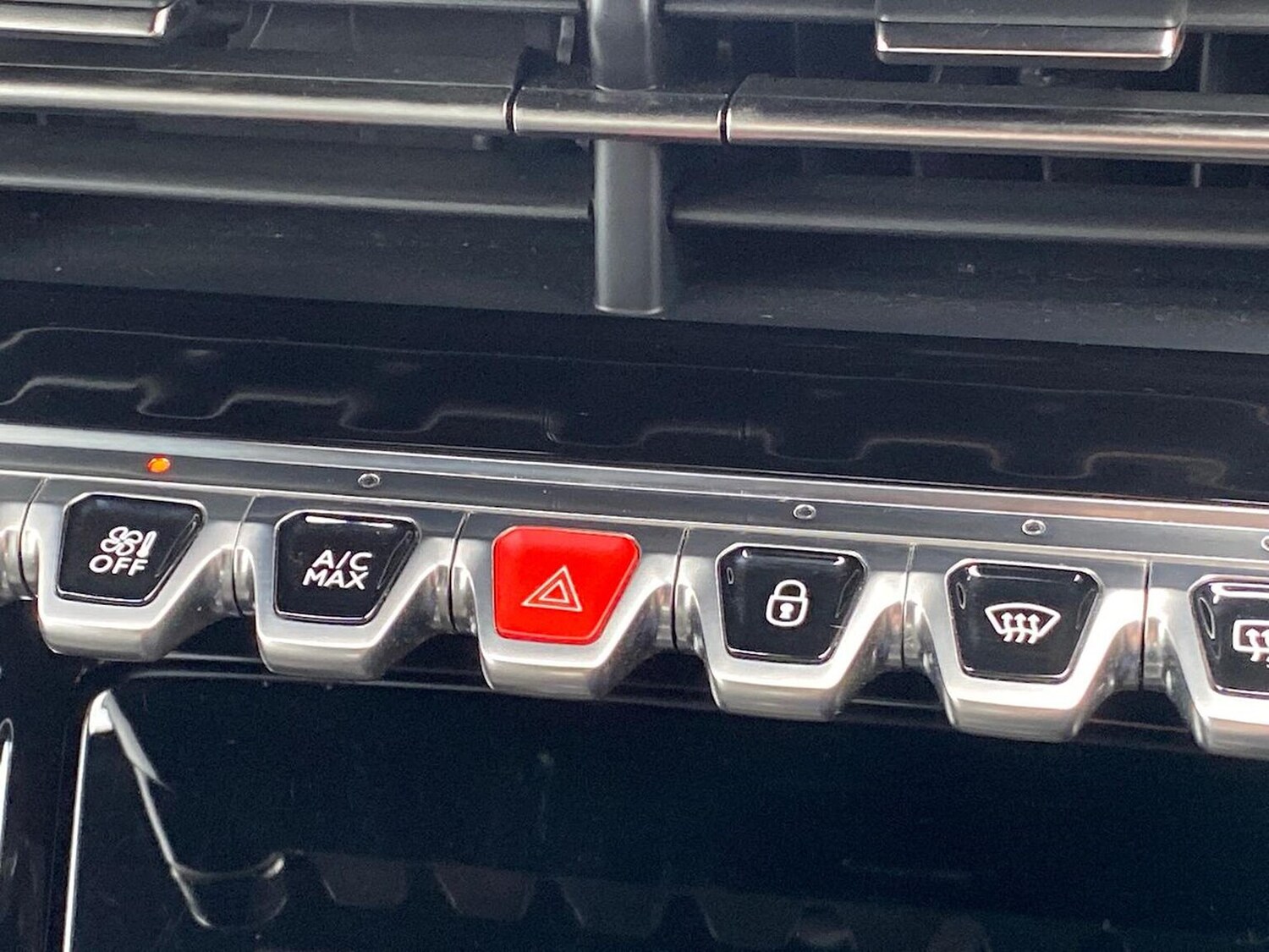 Used Peugeot 2008 2023 for sale - 78139509: Photo 24