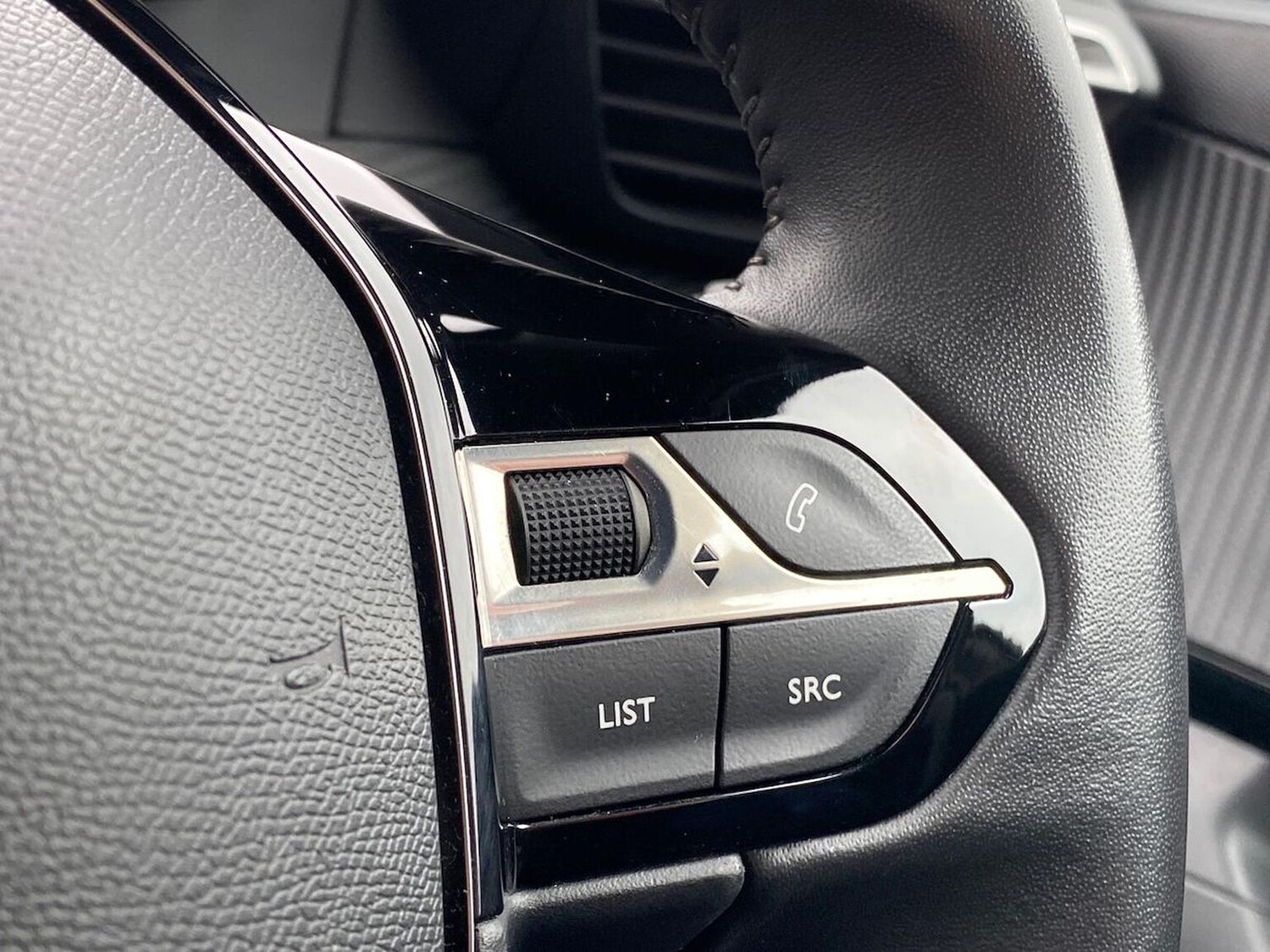 Used Peugeot 2008 2023 for sale - 78139509: Photo 26