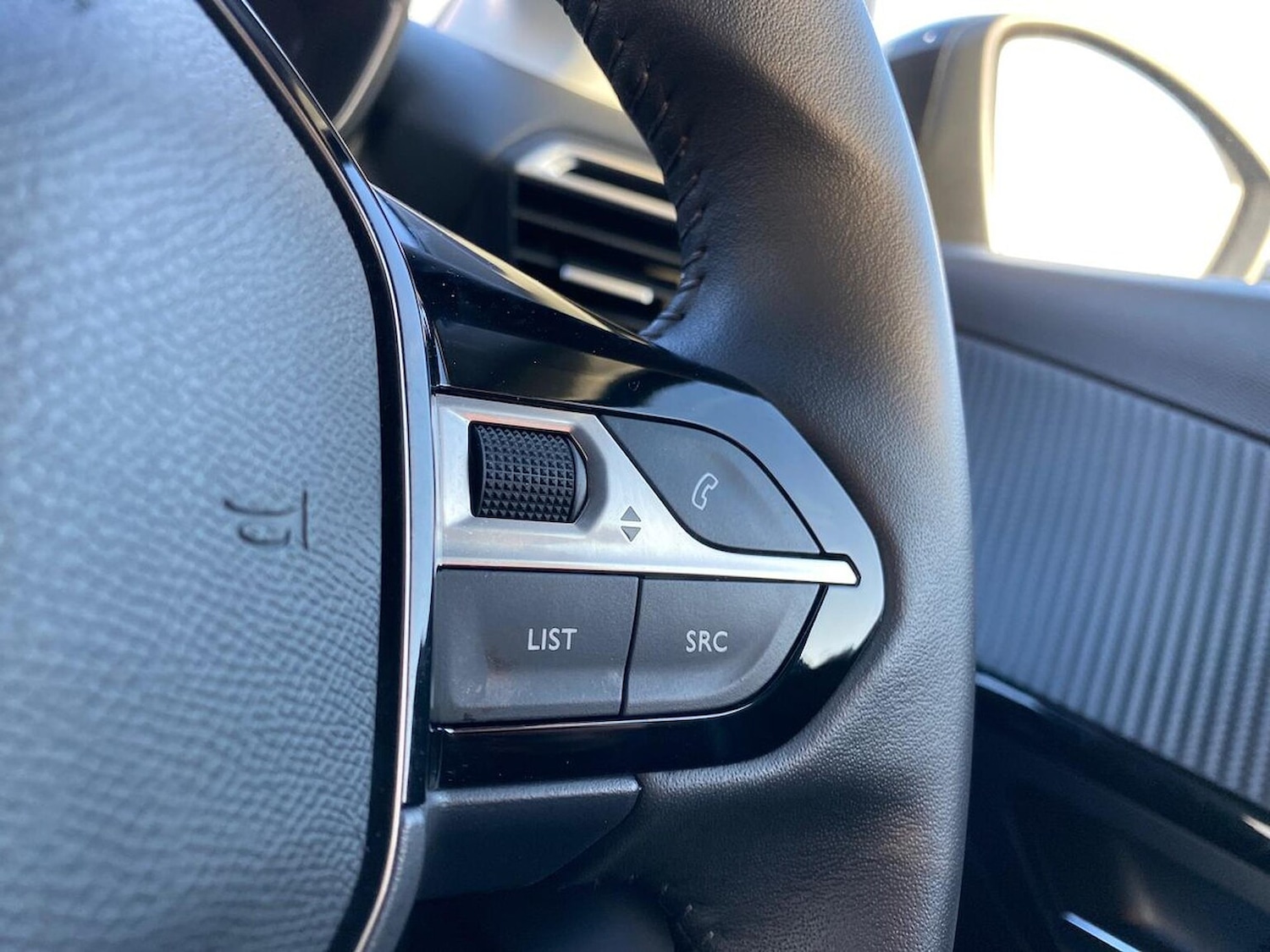 Used Peugeot 208 2023 for sale - 77845326: Photo 24